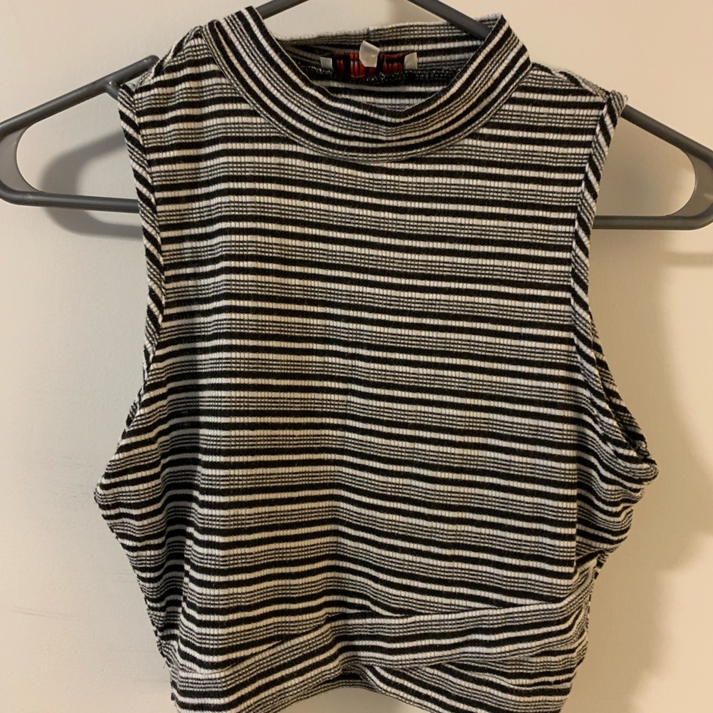 Black and White Striped Crop Shirt - S